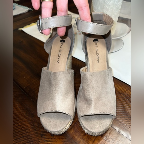 ❤️Big Buddha Tan Espadrille Wedges - Picture 4 of 13
